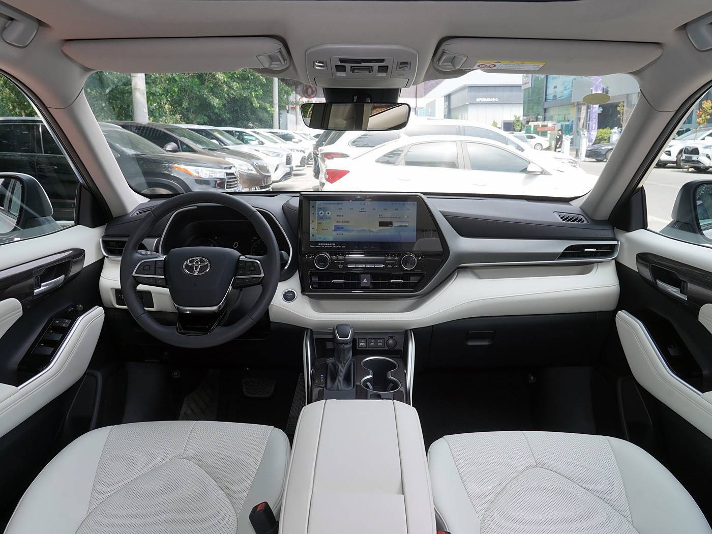 
								TOYOTA HIGHLANDER 2025 full									