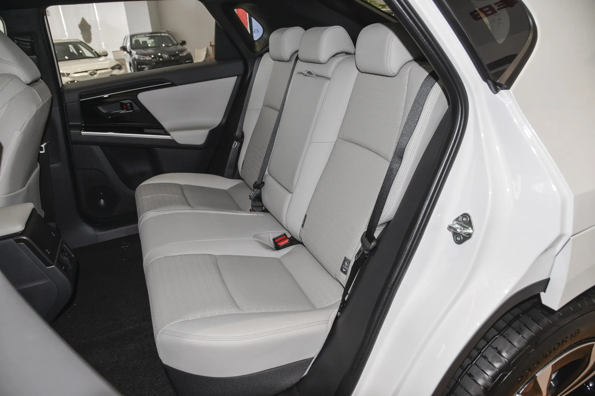 
								Toyota BZ4X 2024 full									