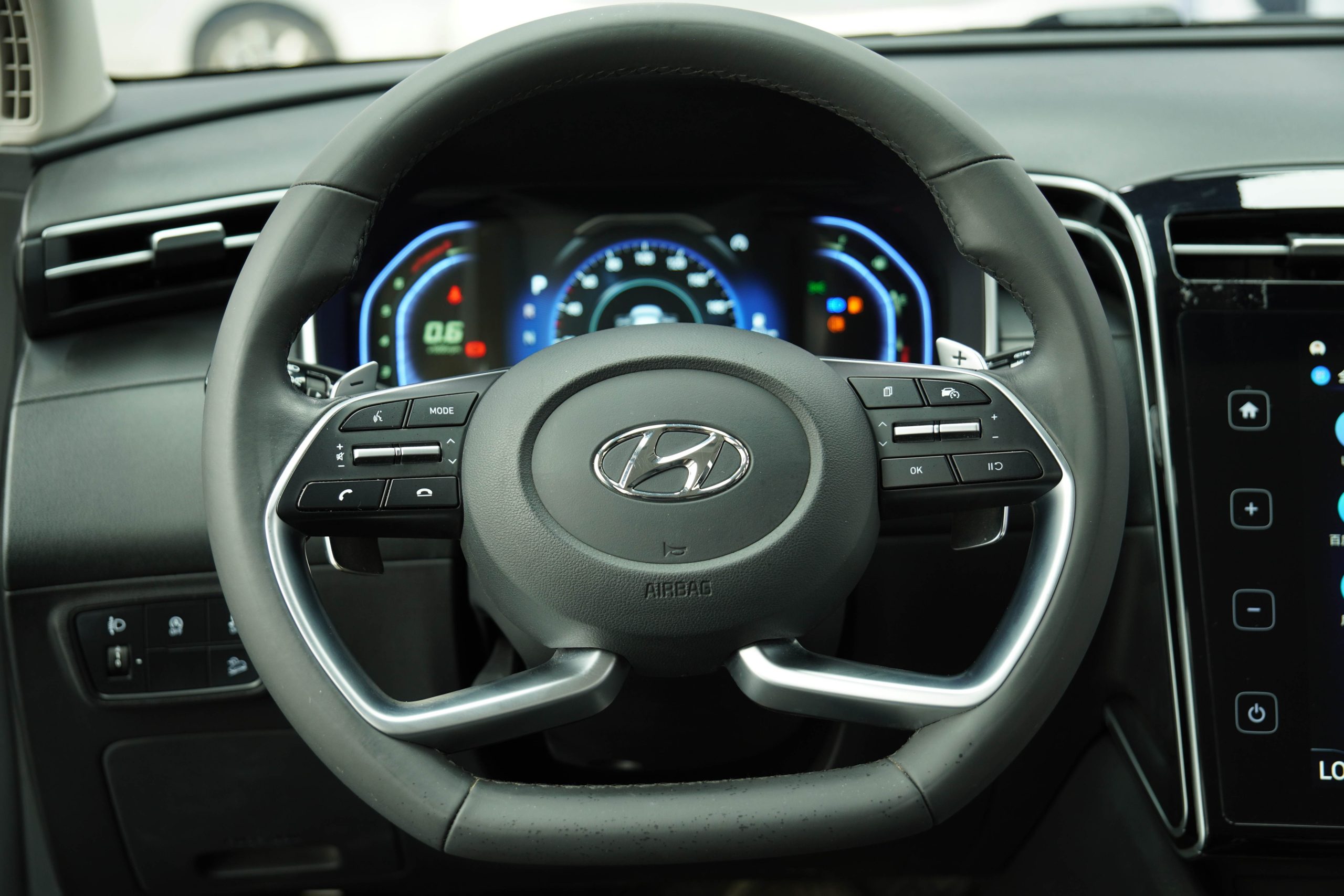 
								Hyundai Tucson 2023 full									