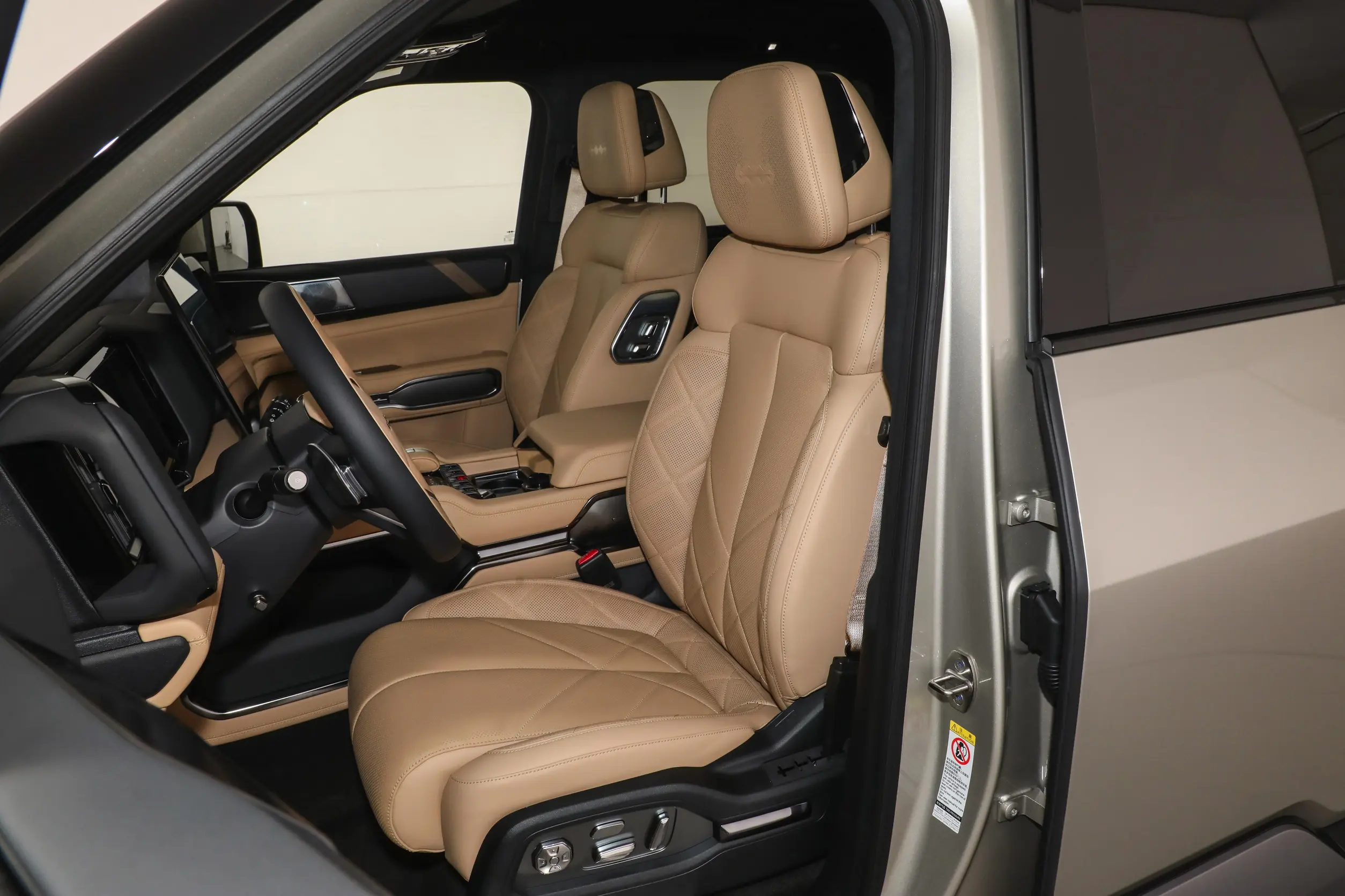 
								BYD LEOPARD 8 full									