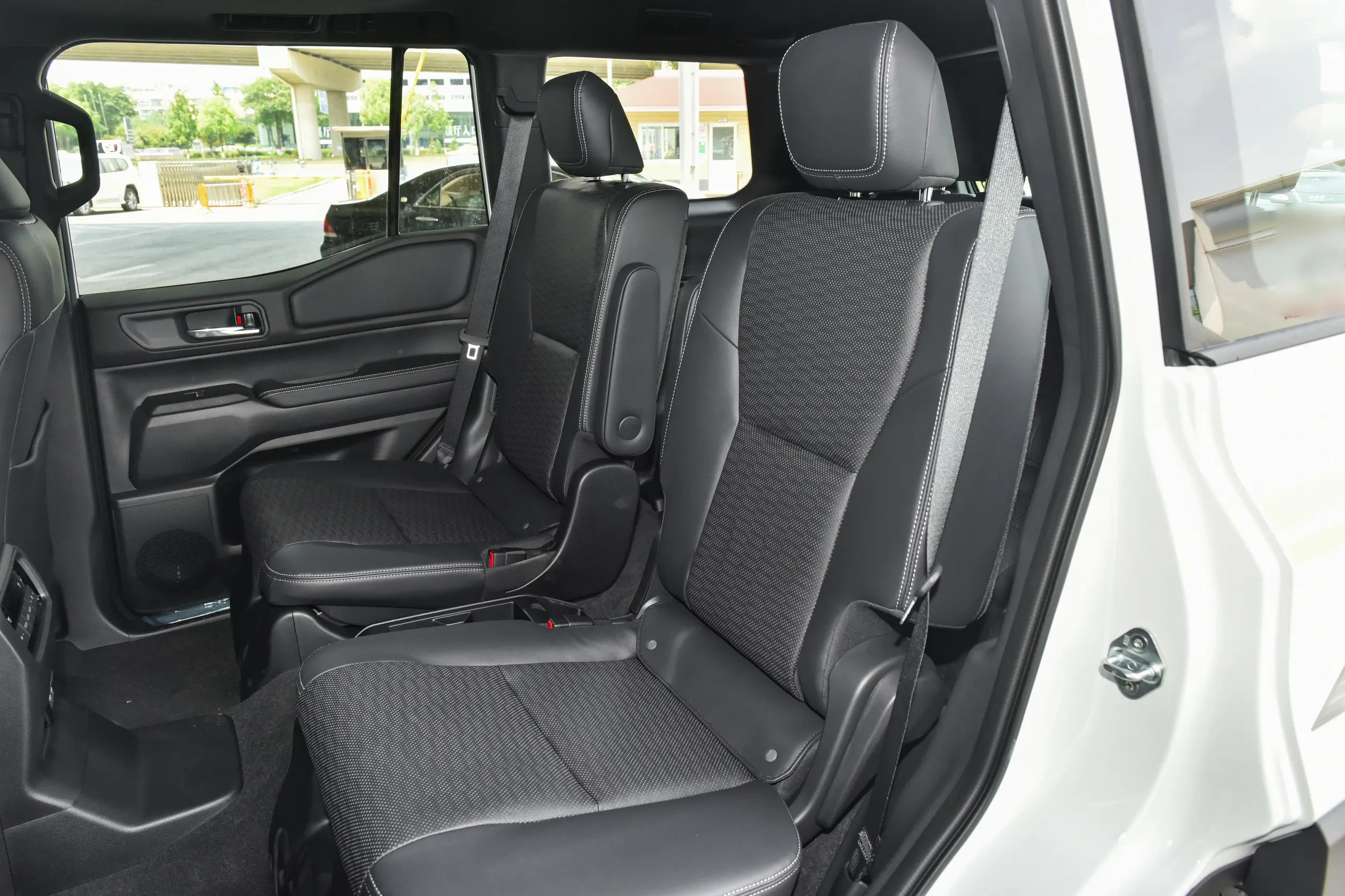 
								TOYOTA PRADO 2025 full									