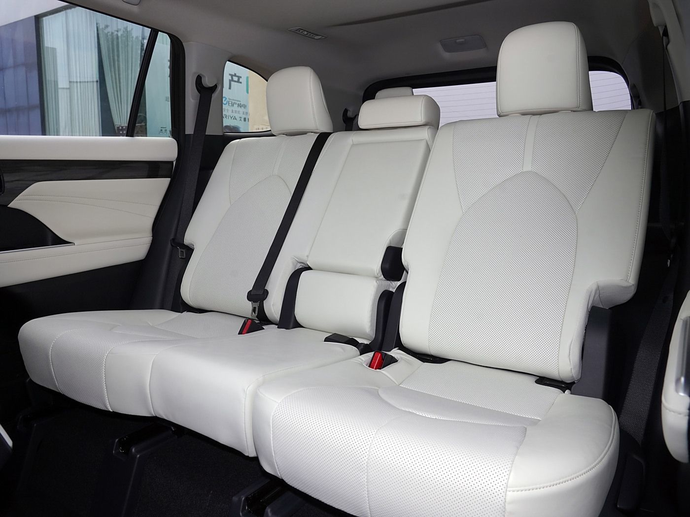 
								TOYOTA HIGHLANDER 2025 full									