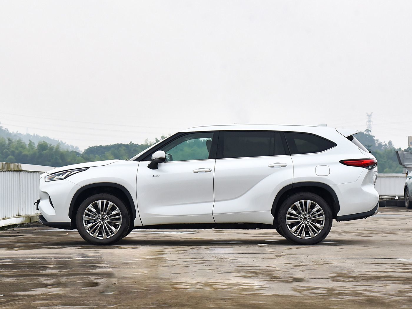 
								TOYOTA HIGHLANDER 2025 full									